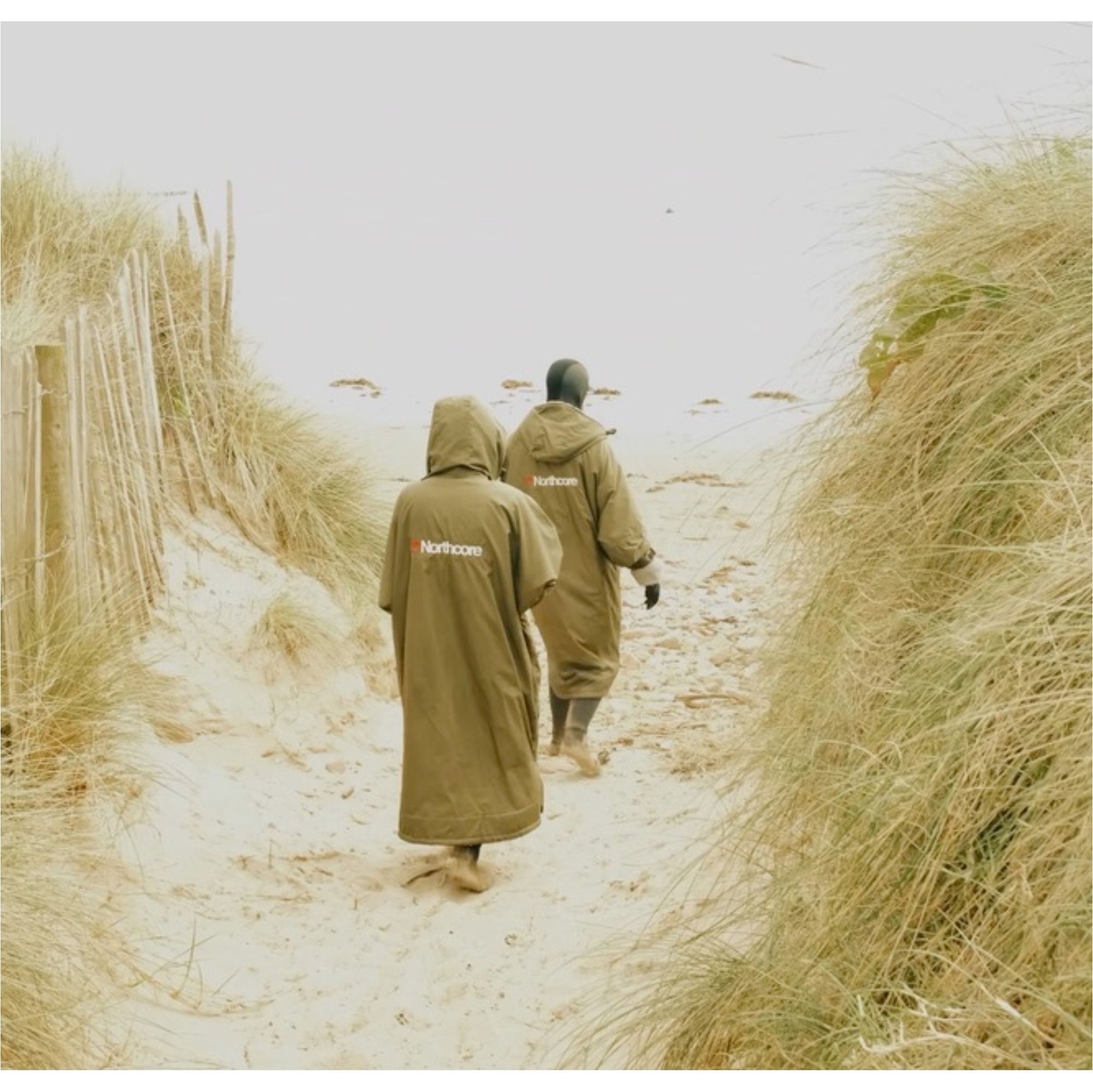 2025 Northcore Beach Basha Sport Long Sleeve Changing Robe / Poncho NOCO24N - Sage